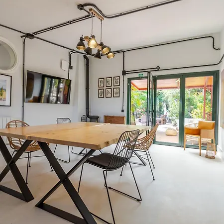 Karibu Boutique Villa